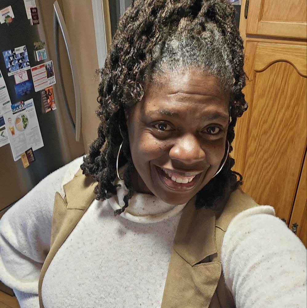 Meet your Posher, Alisha